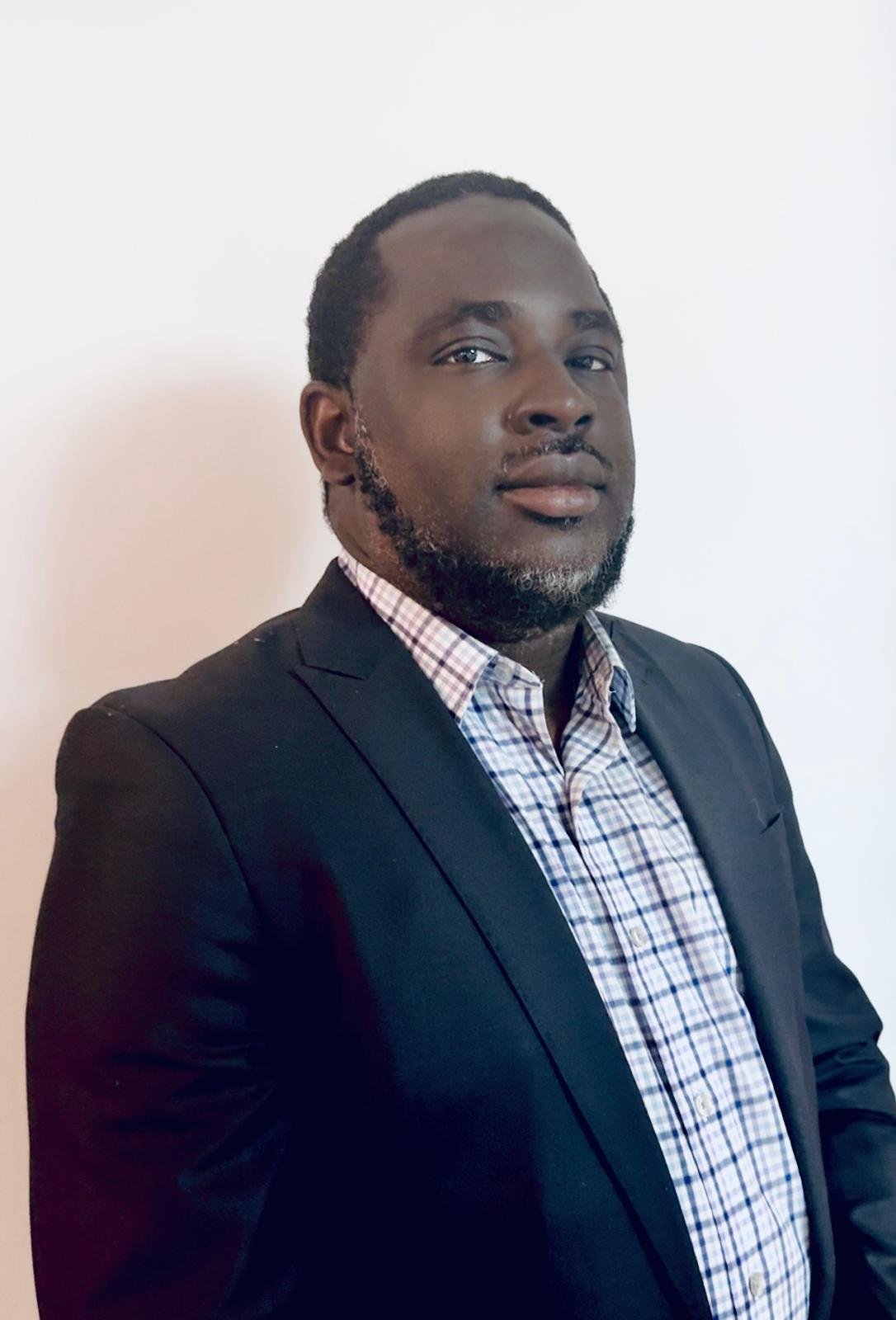 Has an associate degree in business administration with over 10 years of experience in health care and services.


